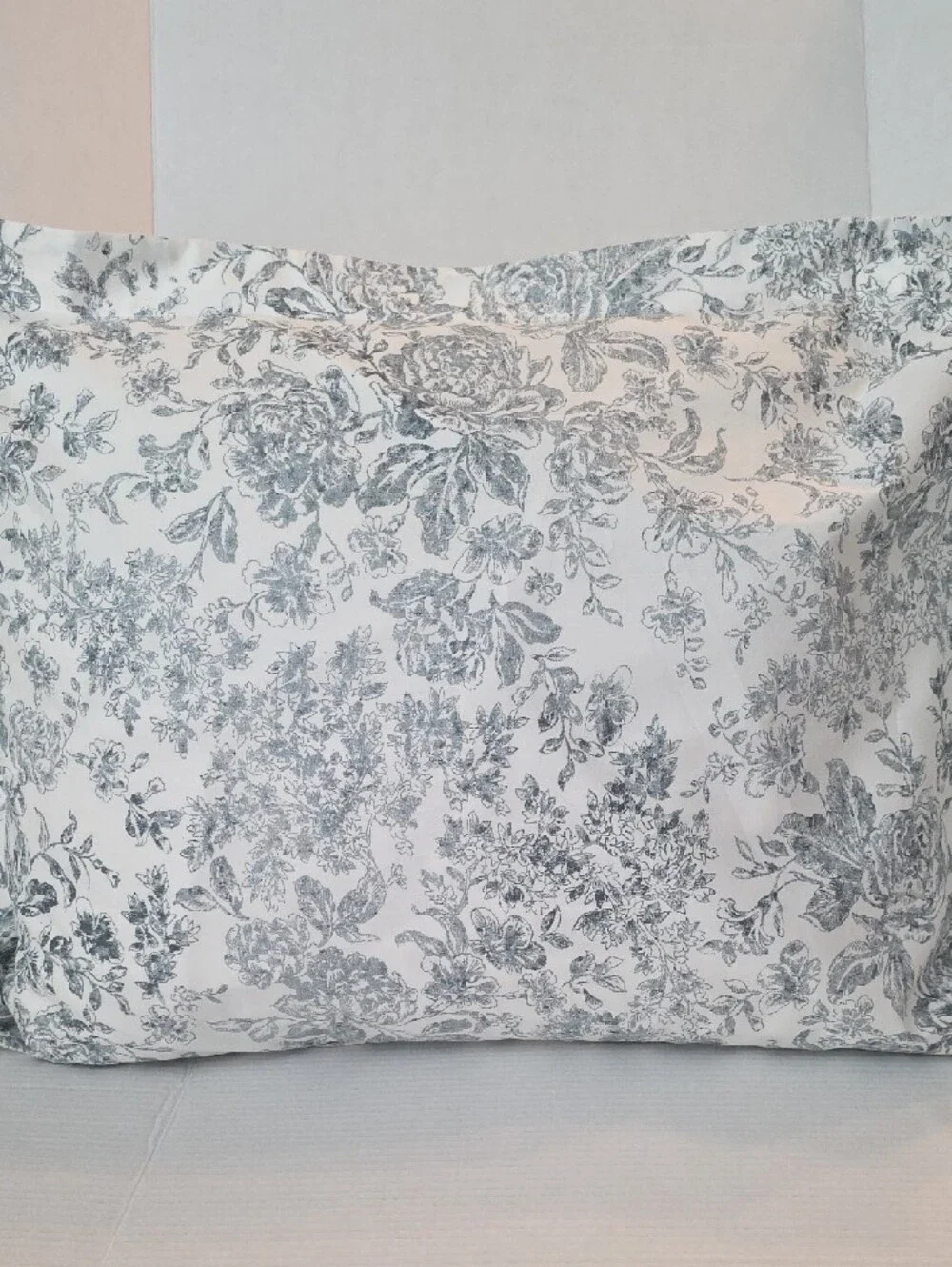 Tahari Cotton Botanical Floral White Blue Block Print Full/Queen Comforter Set